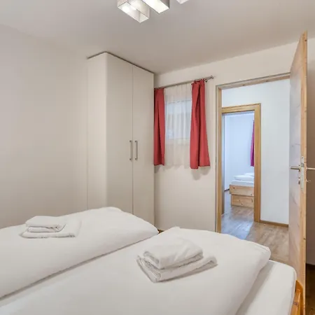 In Neukirchen With Mountain Views, Cleaning Included *