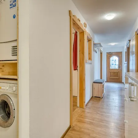In Neukirchen With Mountain Views, Cleaning Included Lejlighed *